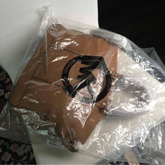 NWT Michael Kors Beckett large top zip leather satchel Acorn - Picture 11 of 12